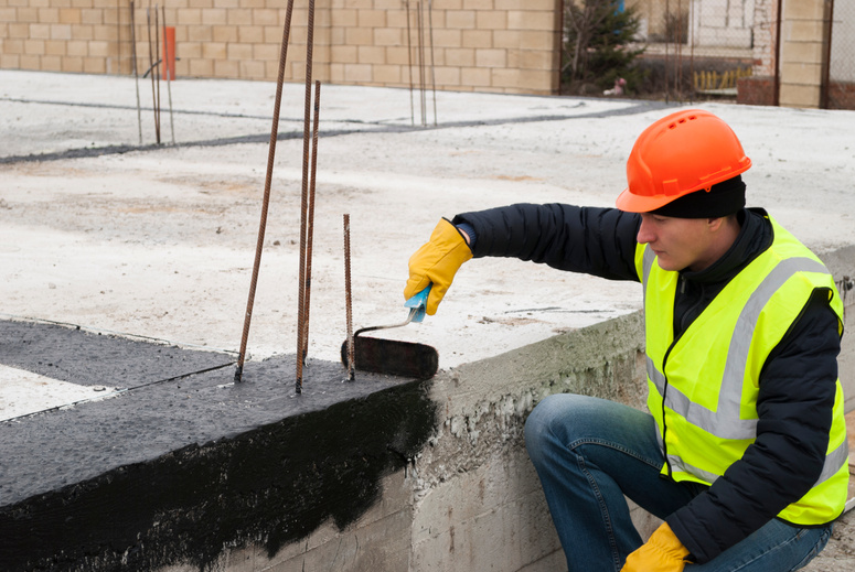 bitumen waterproofing of the foundation